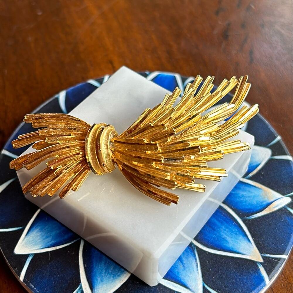 Vintage BSK Brooch #A44 gold tone signed